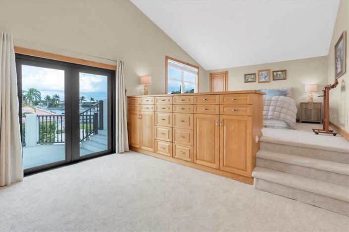 Image No.19-4 Bed Property for sale