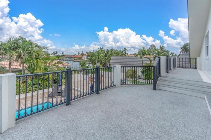 Image No.20-4 Bed Property for sale