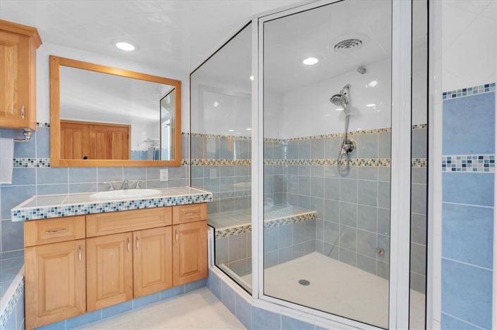 Image No.22-4 Bed Property for sale