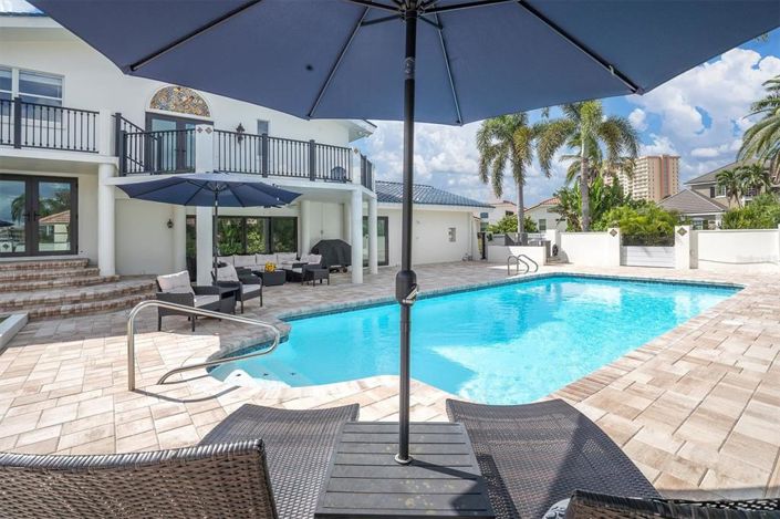 Image No.27-4 Bed Property for sale