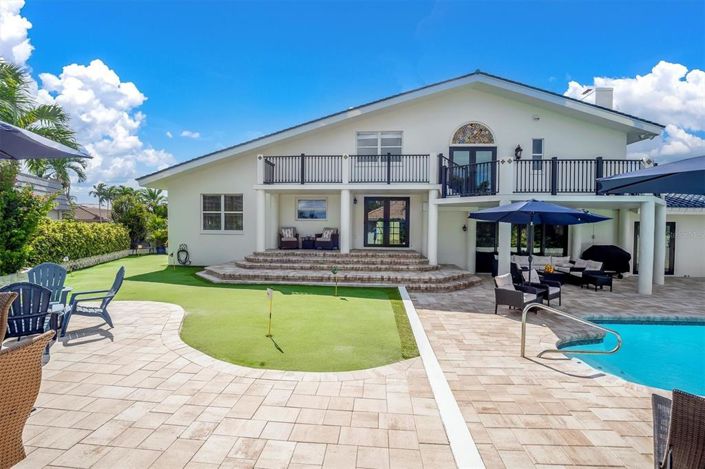 Image No.6-4 Bed Property for sale