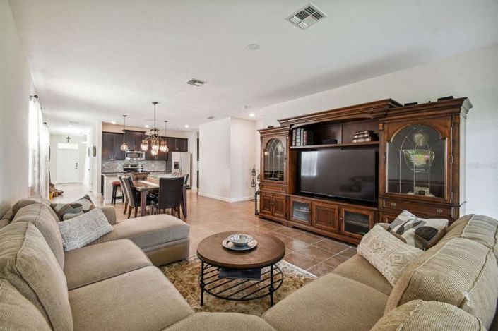 Image No.13-3 Bed Property for sale