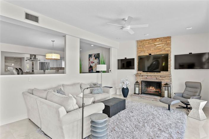 Image No.11-3 Bed Property for sale