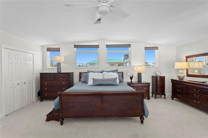 Image No.20-3 Bed Property for sale