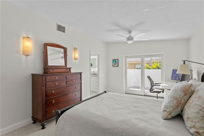 Image No.28-3 Bed Property for sale