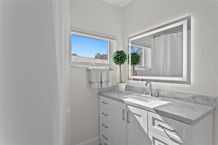 Image No.32-3 Bed Property for sale