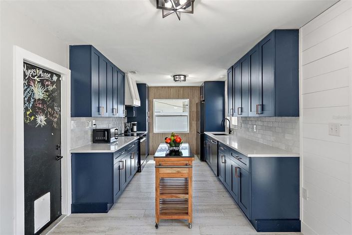 Image No.10-2 Bed Property for sale