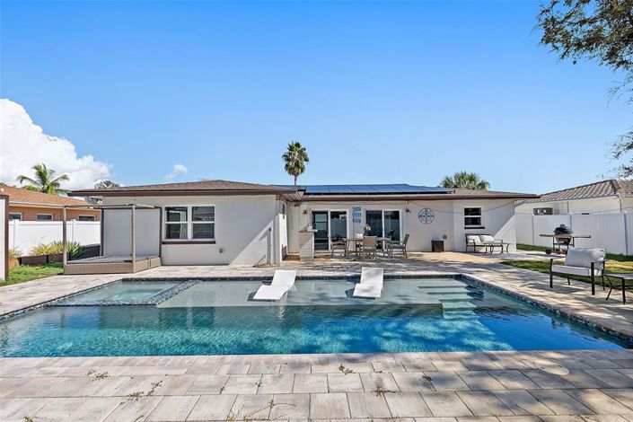 Image No.8-2 Bed Property for sale