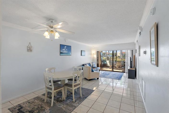 Image No.10-2 Bed Property for sale