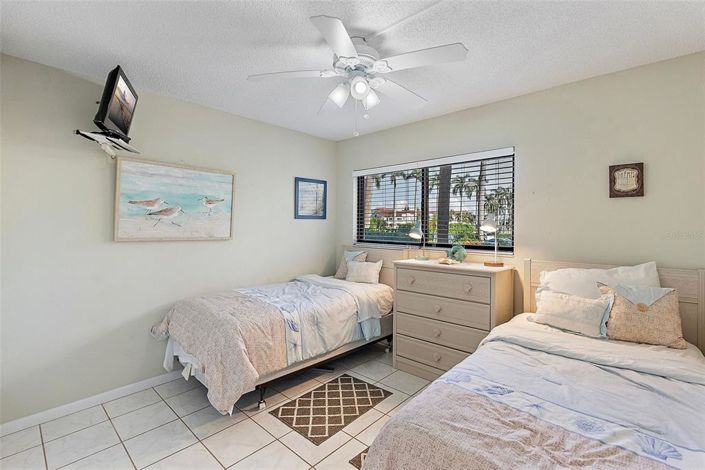 Image No.14-2 Bed Property for sale