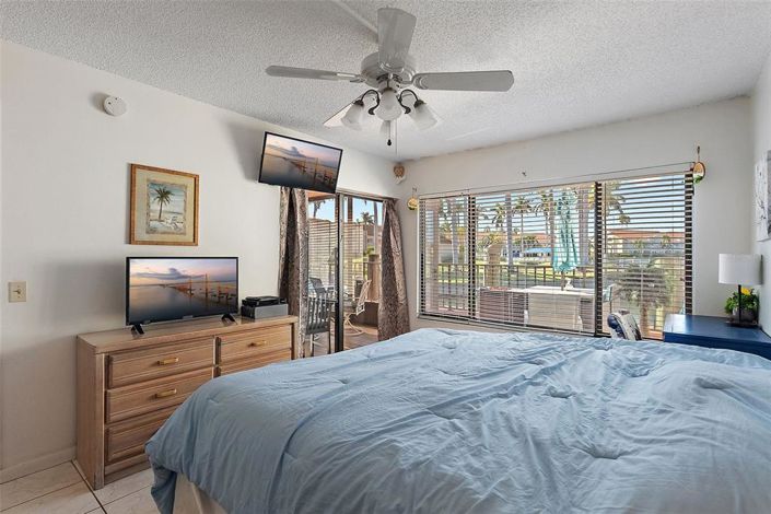 Image No.17-2 Bed Property for sale