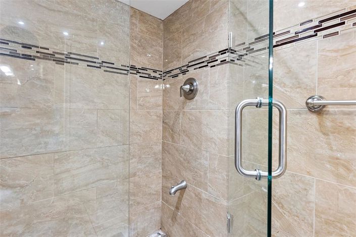 Image No.20-2 Bed Property for sale