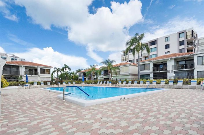 Image No.33-2 Bed Property for sale