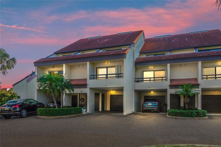 Image No.1-3 Bed Property for sale