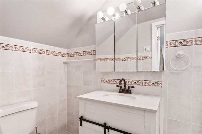 Image No.53-3 Bed Property for sale