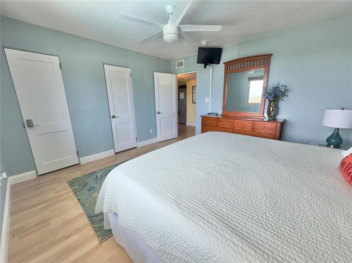 Image No.19-2 Bed Property for sale