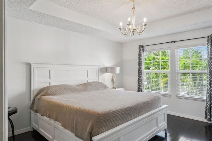 Image No.18-3 Bed Property for sale