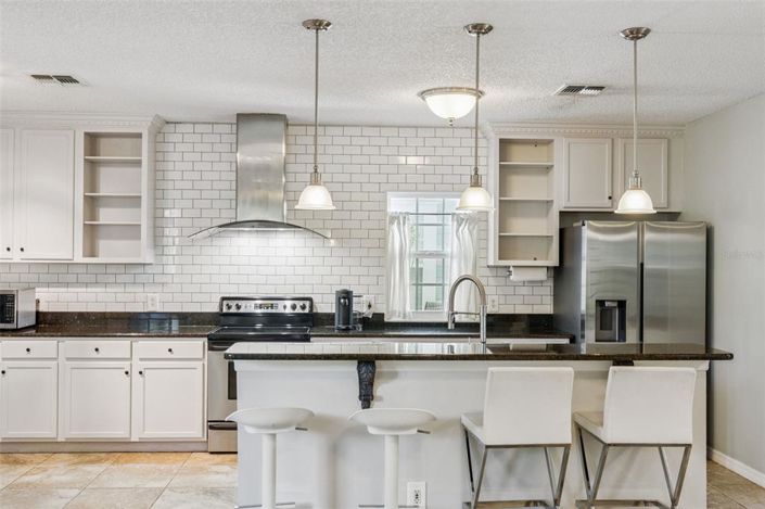 Image No.5-3 Bed Property for sale