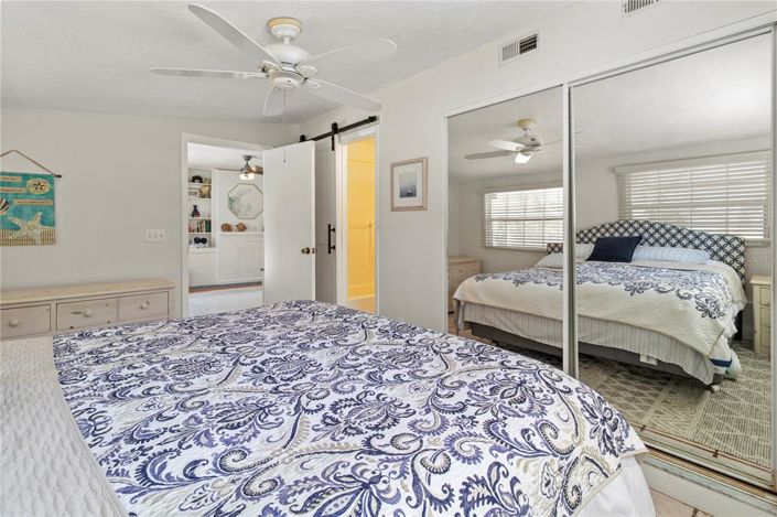 Image No.10-5 Bed Property for sale