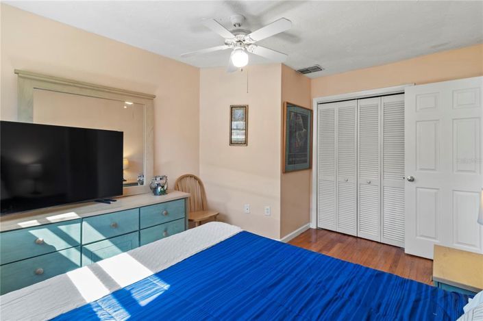 Image No.13-5 Bed Property for sale