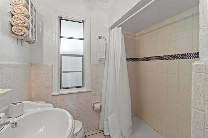 Image No.15-5 Bed Property for sale