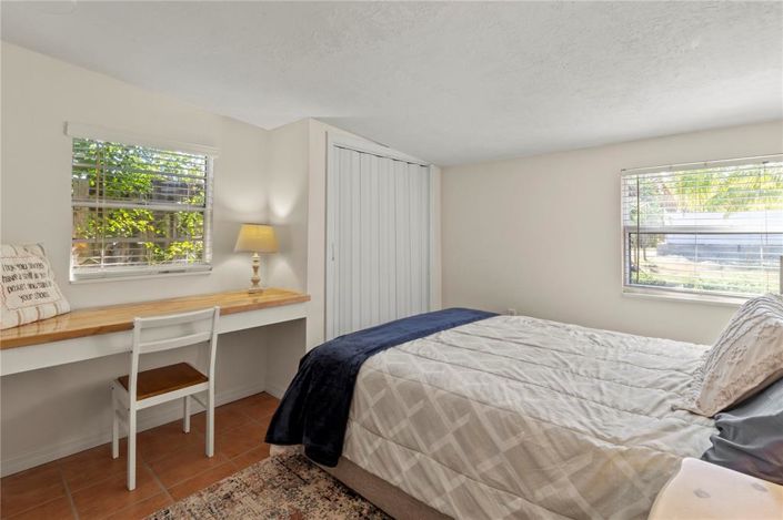 Image No.26-5 Bed Property for sale