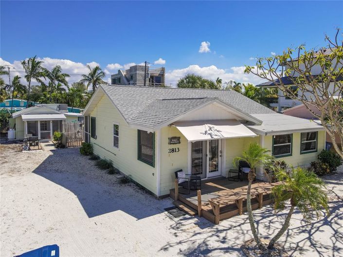 Image No.4-5 Bed Property for sale