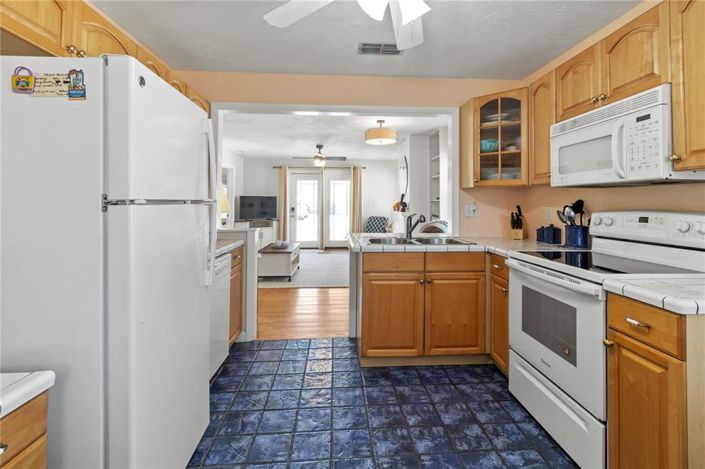 Image No.6-5 Bed Property for sale