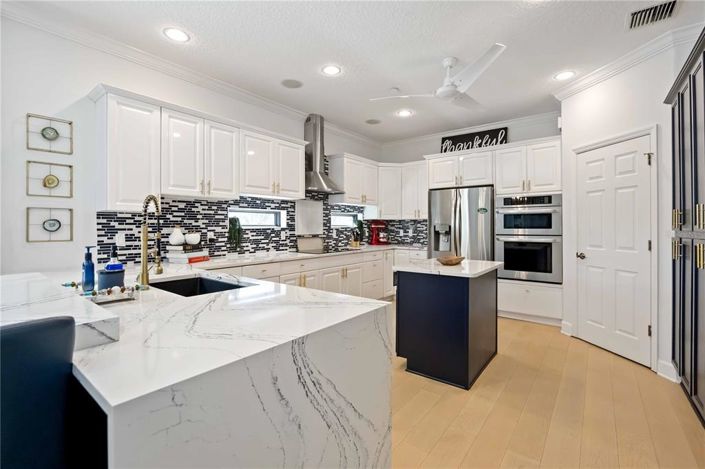 Image No.5-4 Bed Property for sale