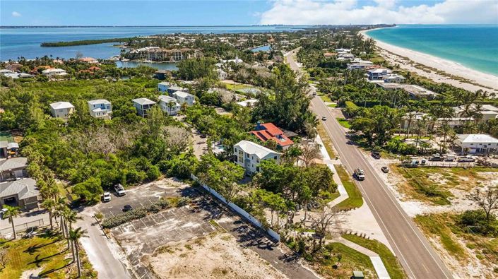 Image No.63-4 Bed Property for sale