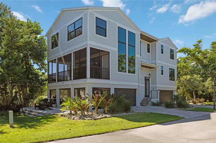 Image No.66-4 Bed Property for sale