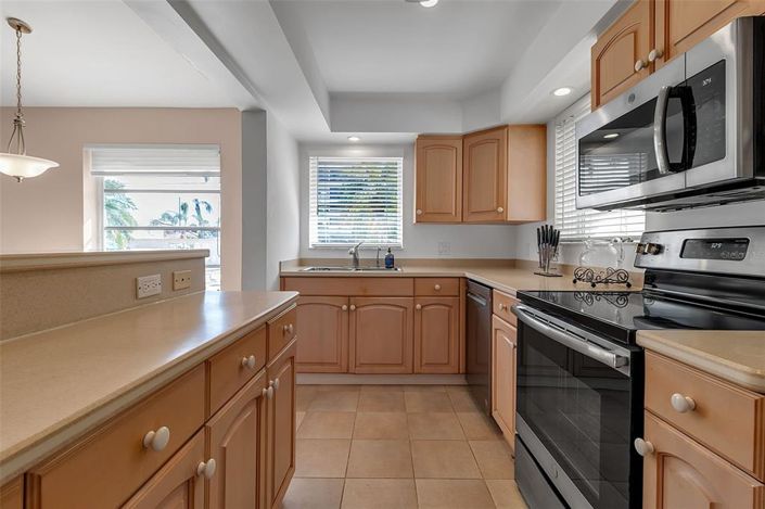 Image No.15-4 Bed Property for sale