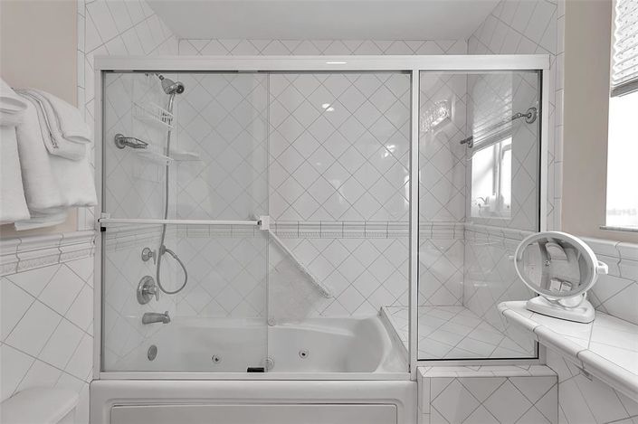 Image No.23-4 Bed Property for sale