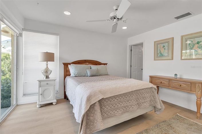 Image No.24-4 Bed Property for sale