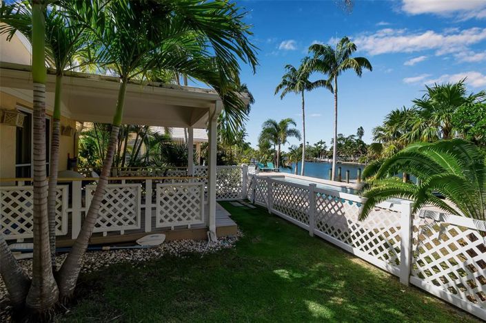 Image No.28-4 Bed Property for sale