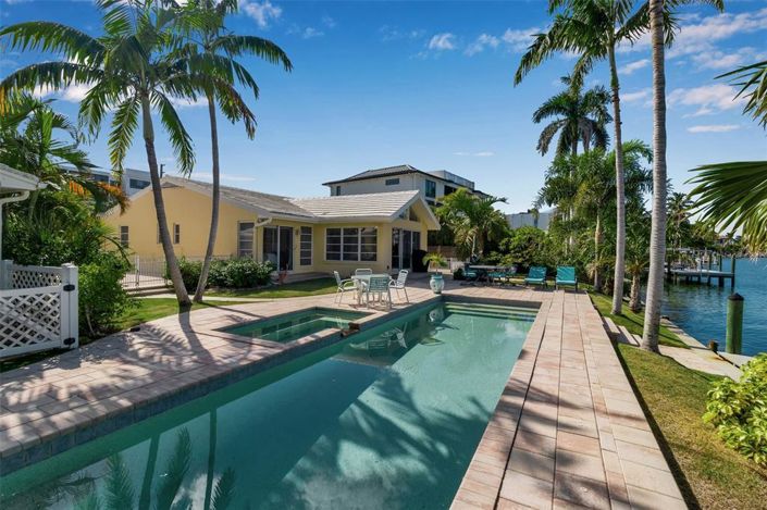 Image No.30-4 Bed Property for sale