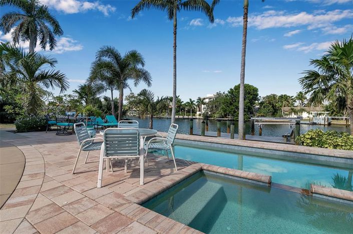 Image No.32-4 Bed Property for sale