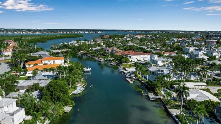 Image No.41-4 Bed Property for sale