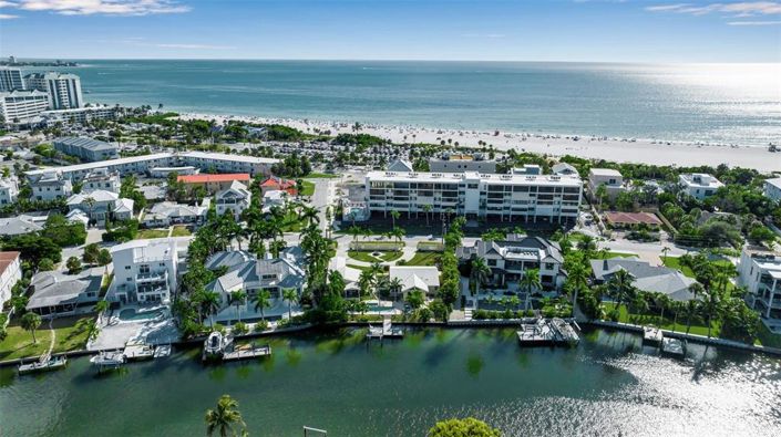 Image No.43-4 Bed Property for sale