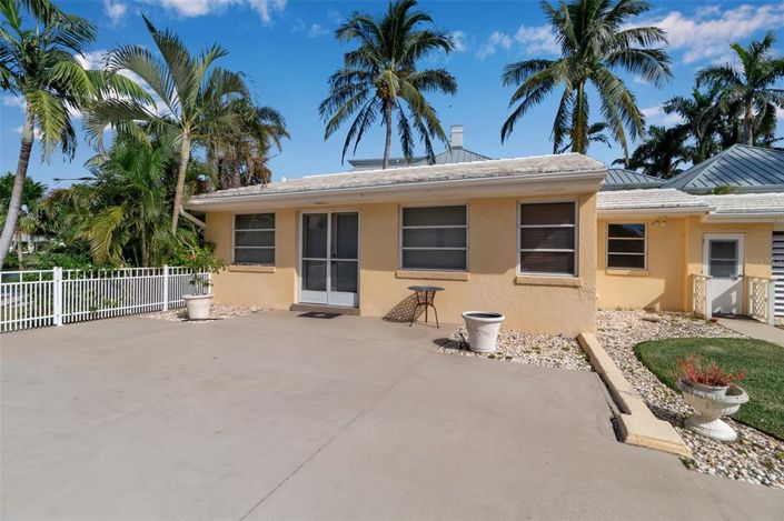 Image No.6-4 Bed Property for sale