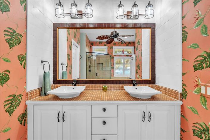 Image No.20-3 Bed Property for sale