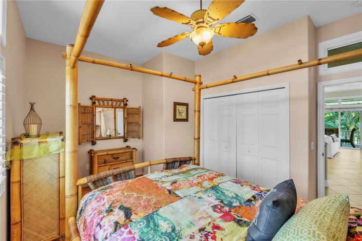 Image No.25-3 Bed Property for sale