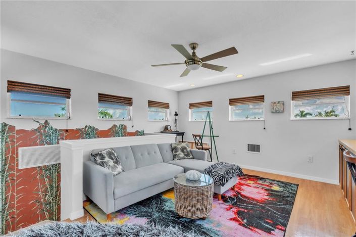 Image No.29-3 Bed Property for sale