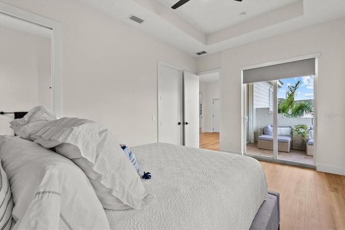 Image No.42-4 Bed Property for sale