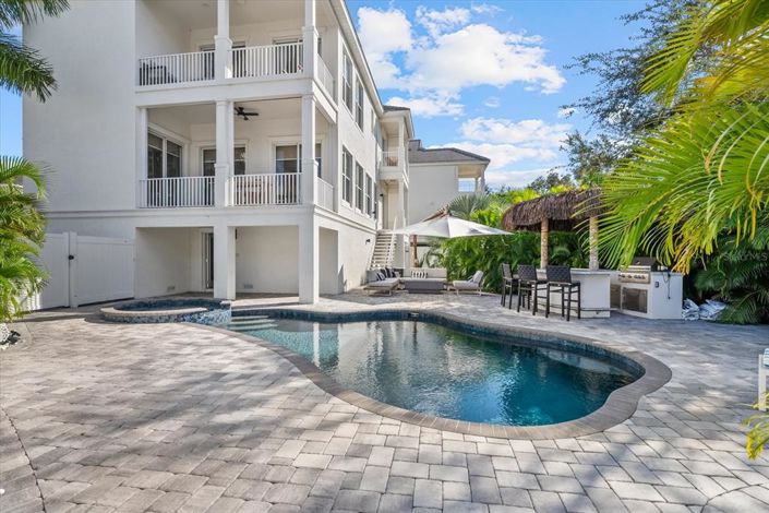 Image No.61-4 Bed Property for sale