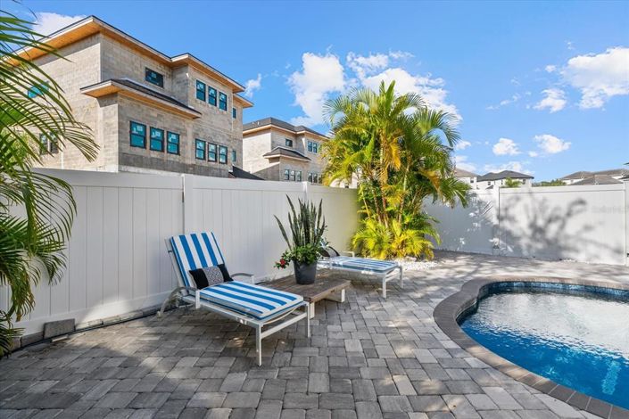 Image No.65-4 Bed Property for sale