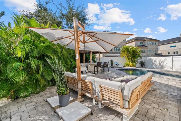 Image No.68-4 Bed Property for sale