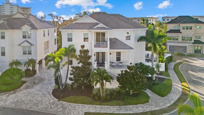 Image No.7-4 Bed Property for sale