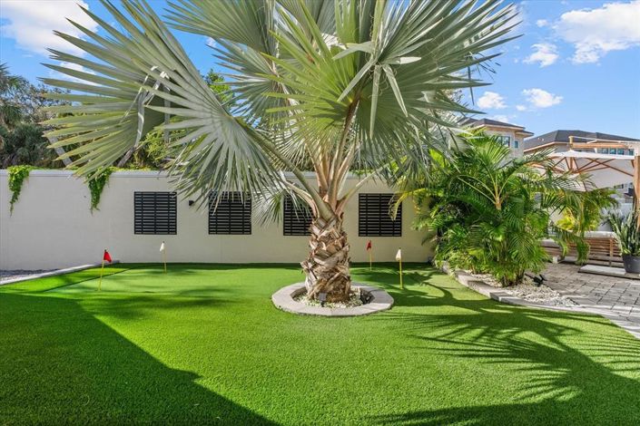 Image No.71-4 Bed Property for sale