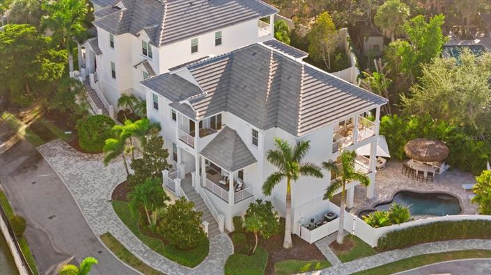 Image No.77-4 Bed Property for sale